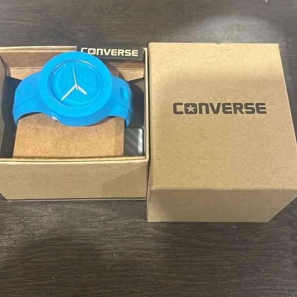 Converse Blue Minimalist Watch for Active Wear - Picture 3 of 5